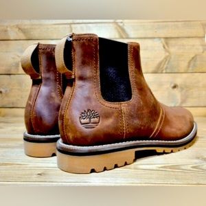 Timberland Larchmont Chelsea Boot. Men’s size 11. BRAND NEW IN BOX WITH TAGS!